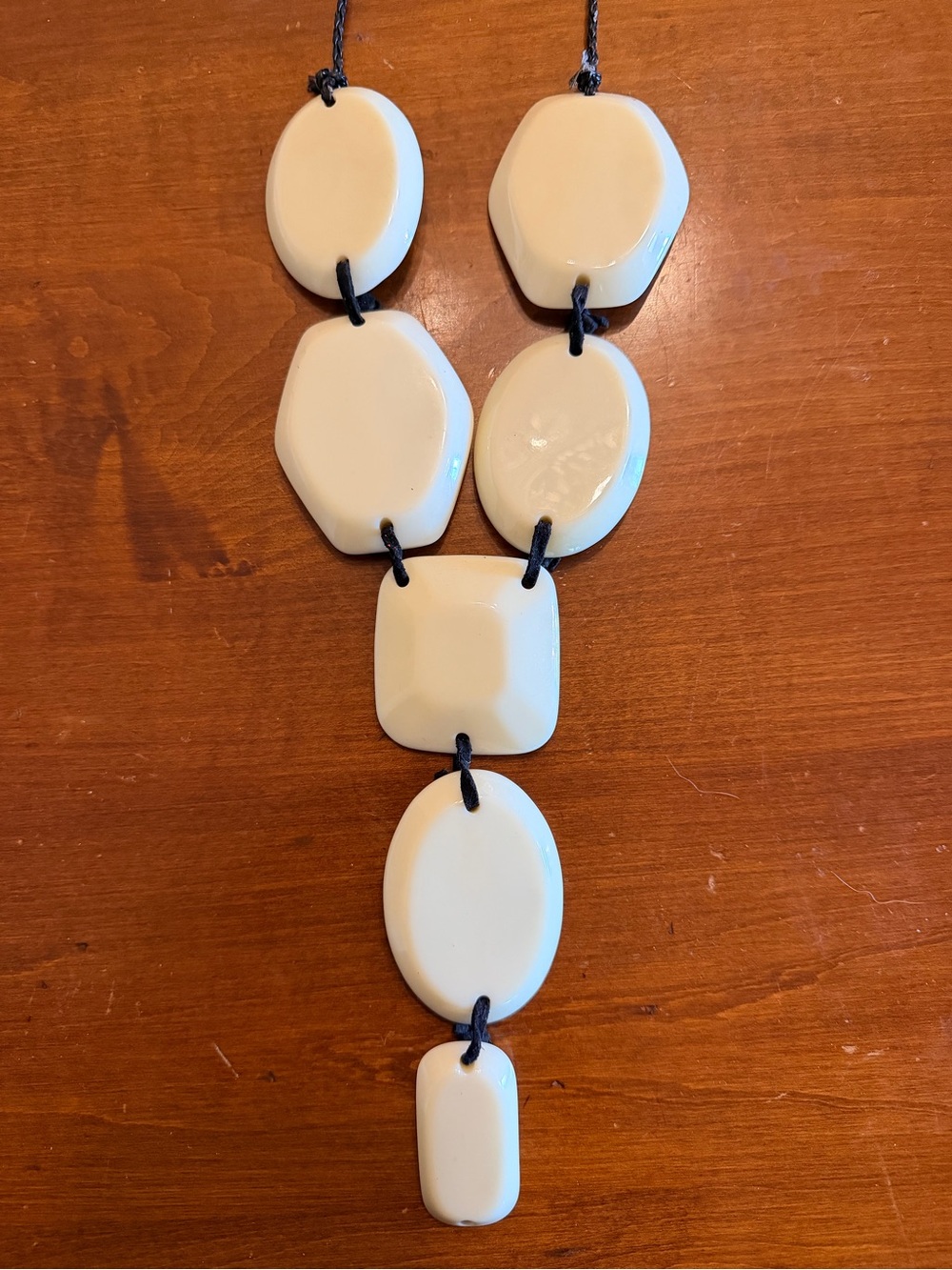 Neutral Cream Resin Statement Pendant Necklace